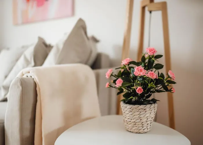 White Apartment - Free Parking
